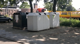 oude afvalcontainers