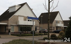 Politie onderzoekt sporen na woninginbraak Peirre Niesstraat 