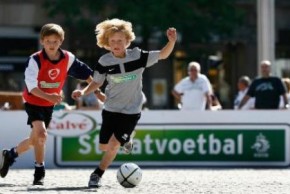 Straatvoetbal Leveroy