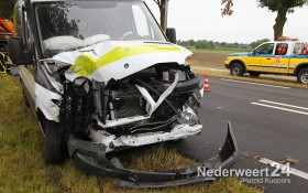 Ongeval Roermondseweg Weert vier auto's achter op elkaar 112013-07-26
