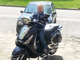 Scooter uit schuur gestolen op Boshoven