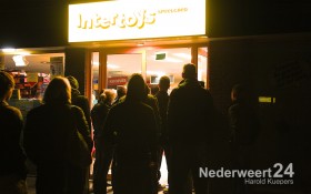 2013-09-16 Nachtverkoop GTA-V bij Intertoys Nederweert 1013