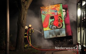 Kermis aanhanger brand volledig uit op de Hoolstraat in Weert