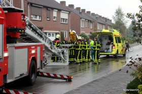 Brandweer assisteert ambulance-004