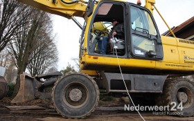 2013-12-09 Start verbouwing Basisschool Budschop Nederweert 2522