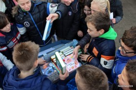 Basisschool De Schrank wint boekenkoffer