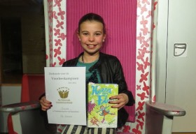 Britt Stienen Voorleeskampioen BS De Kerneel