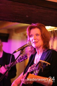 Huiskamerconcert Lenny Kuhr in Theaterboerderij Boeket