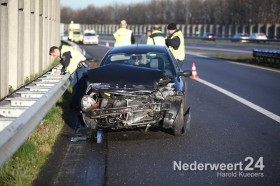 Auto in de vangrail op de A2 bij Nederweert