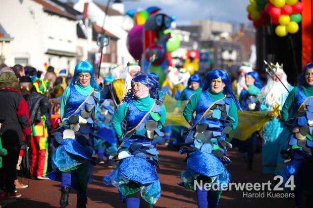 Optocht Nederweert 2014 Pinmaekers