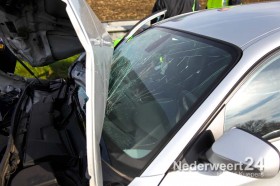 Ongeval auto achter op een vrachtwagen op A2 bij Nederweert