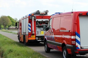 Brandweer blust 2 kleine brandjes