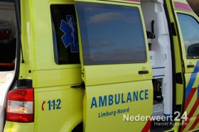 Ongeval auto achter op een vrachtwagen op A2 bij Nederweert