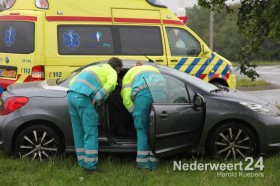 Ongeval Roermondsweg weg twee auto's op elkaar