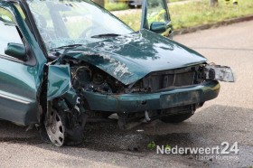 Ongeval Grathemerweg Kelpen-Oler auto tegen boom