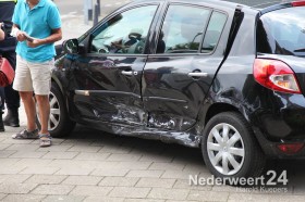 Ongeval St Jozefslaan Weert met twee personen auto's