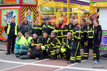 Brandweeroefening op kermis Weert-019