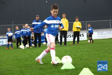 Voetbal clinic NEderweert