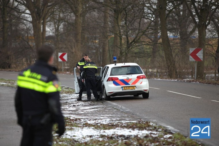 Klopjacht Pannenweg Nederweert na aanrijding Lindestraat randweg