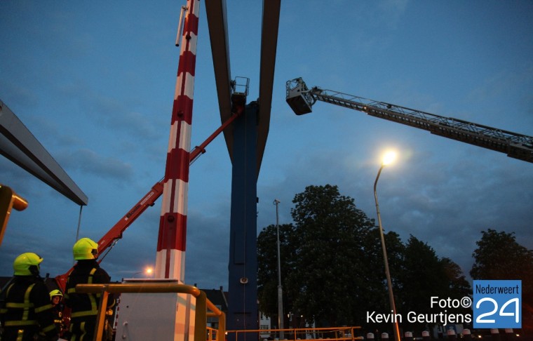 medewerkers vast op Biesterbrug Weert