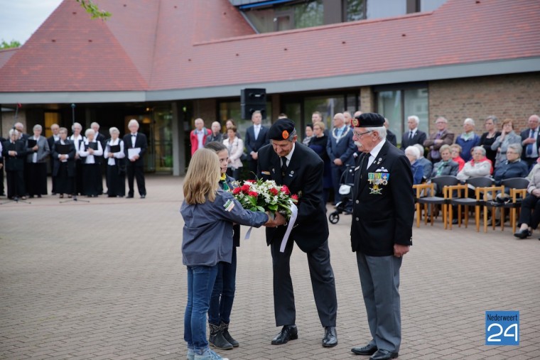 Pastoor Koumans dodenherdenking Krans
