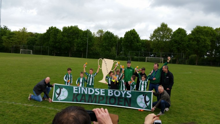 F1 Eindse Boys ongeslagen kampioen