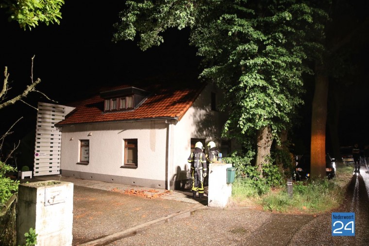 Blikseminslag woning Weert 4261