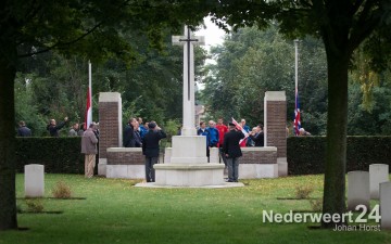 De fakkelestafette die traditioneel in Weert wordt gehouden kent dit jaar voor het eerst een andere opzet. Het vuur werd in de Martinus aangewakkerd en naar de Rumolduskapel gebracht. Van daar vertrokken de lopers van de Athletiek Vereniging Weert in drie richtingen om met fakkels het vuur te verspreiden over de omringende dorpen.