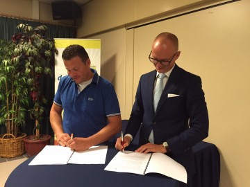 Hubert Mackus kermis ondertekening