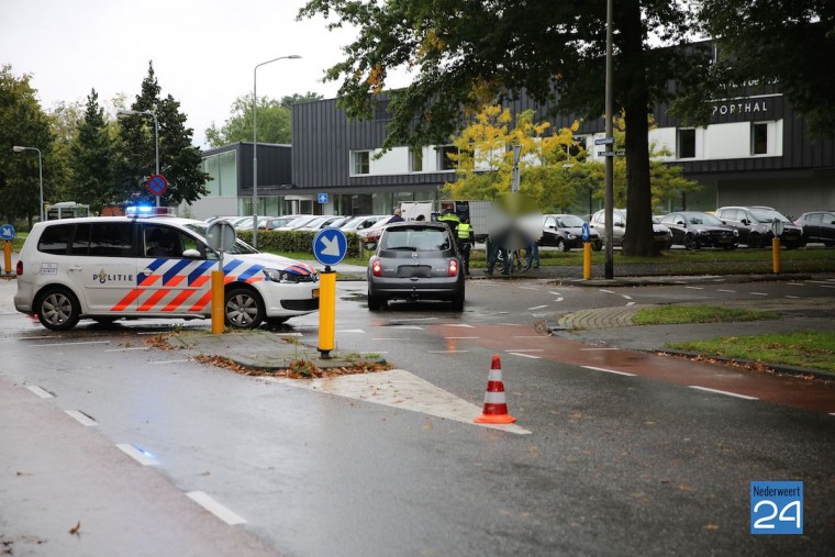 aanrijding Limburglaan Maaslandlaan Weert  6282