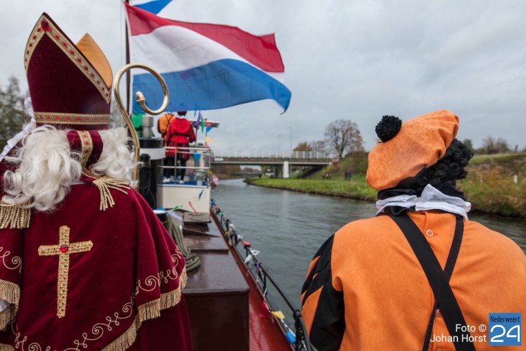 Sinterklaas intocht Nederweert 7400