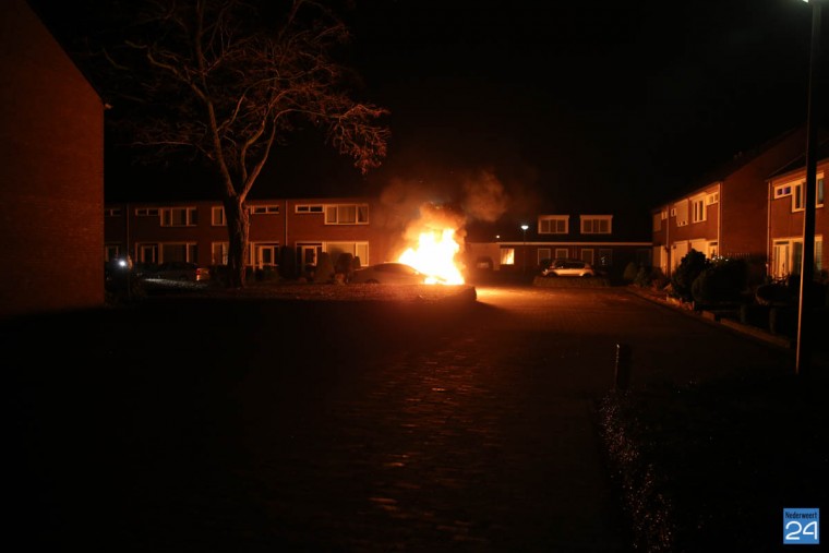 Autobrand Hazelaarstraat Nederweert-1