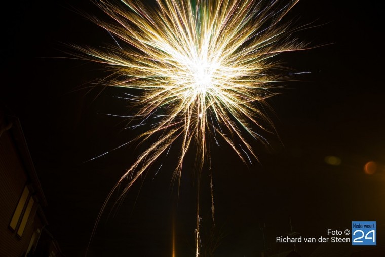 Brandweer vuurwerk nederweert 3