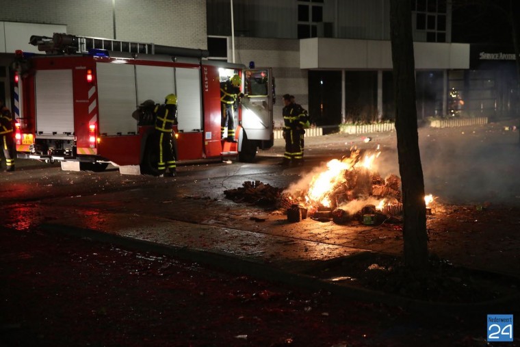 Brandweer vuurwerk nederweert 4 (1)