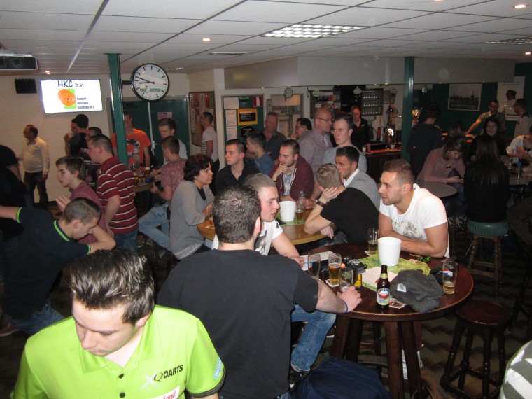 Darten bij voetbalclub Eindse Boys 2