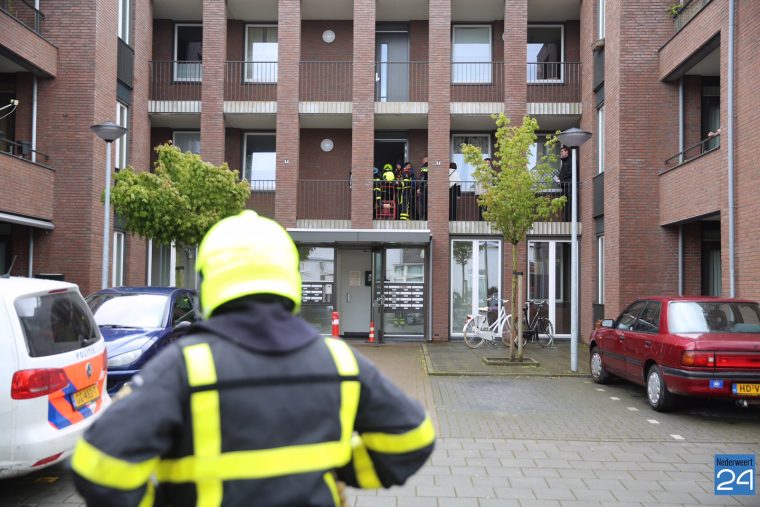 Theepot veroorzaakt rook