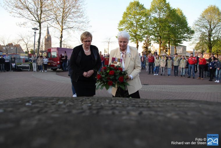Dodenherdenking Nederweert 2016 - Richard van der Steen-8711