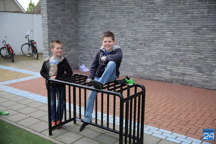 jongen bekneld bs de Tweesprong