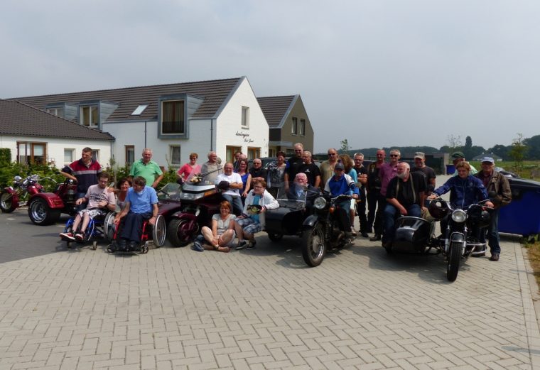 Motorrit bewoners Thomashuis Ospeldijk