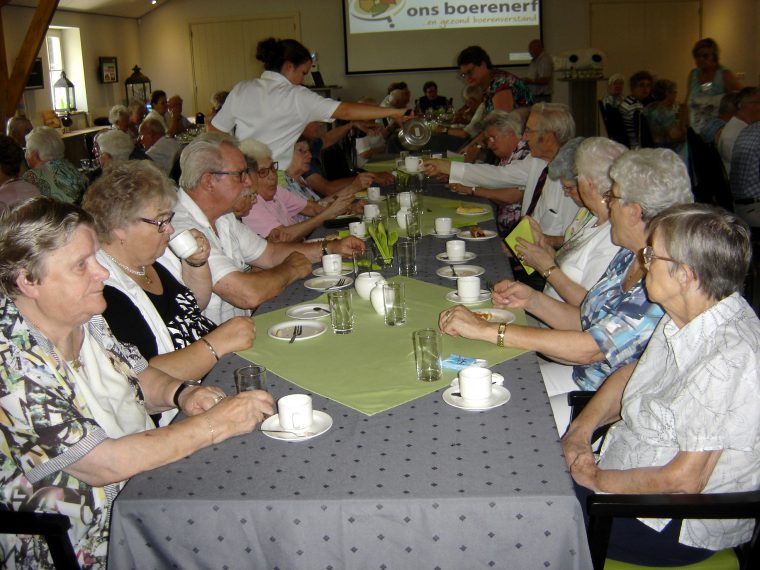 De Zonnebloem op bezoek bij Ons Boerenerf