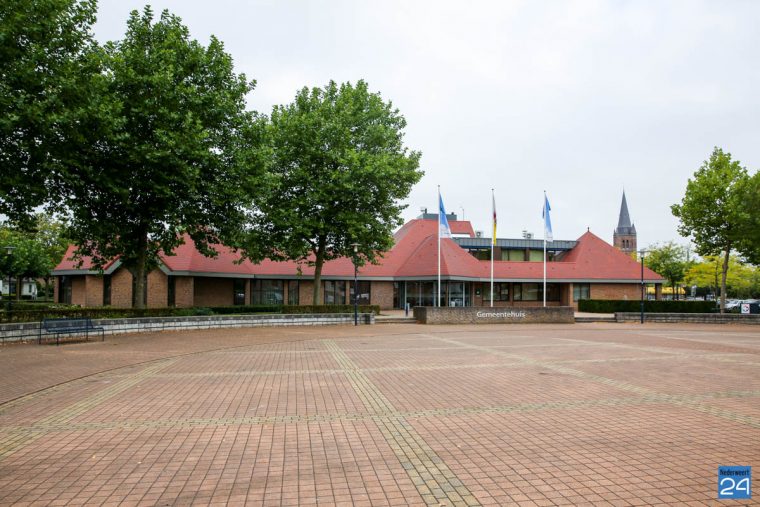 Gemeentehuis Nederweert-1