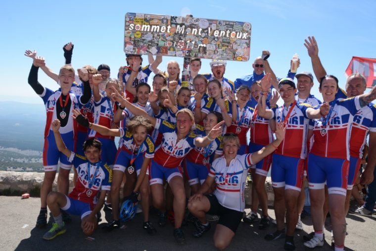 Toons Toppers beklommen Mont Ventoux