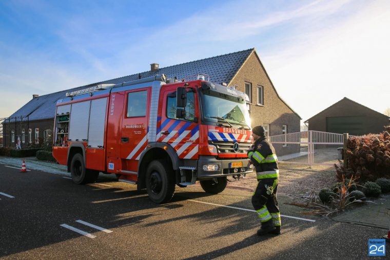 brandweer-bevrijdt-kindje-in-ospeldijk-1