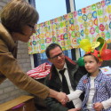 Ward van Nieuwenhoven 100e leerling basisschool Budschop