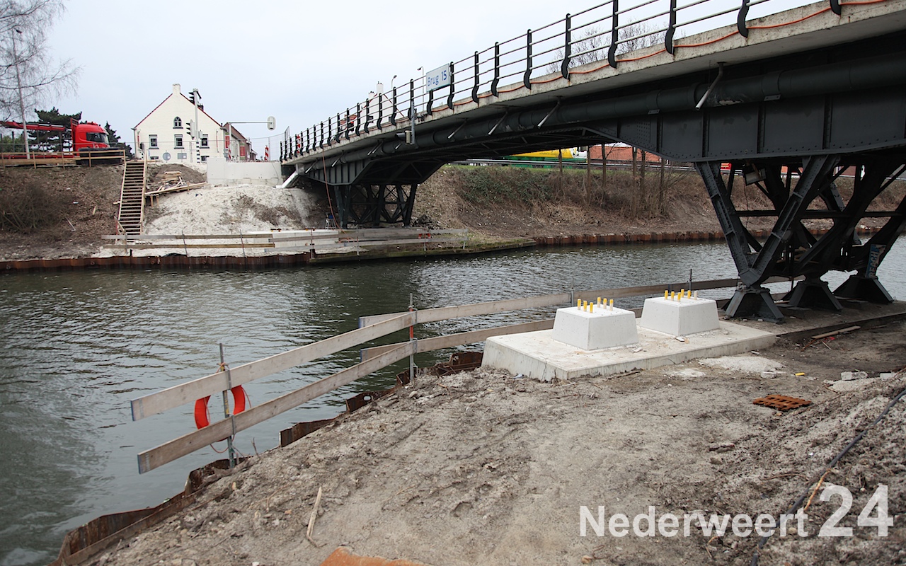 Brug 15 Nederweert verbreding loopt vertraging op 1573