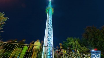 kermis weert 2014 The Tower van onderuit