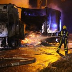 Vrachtwagenbrand brandweerman