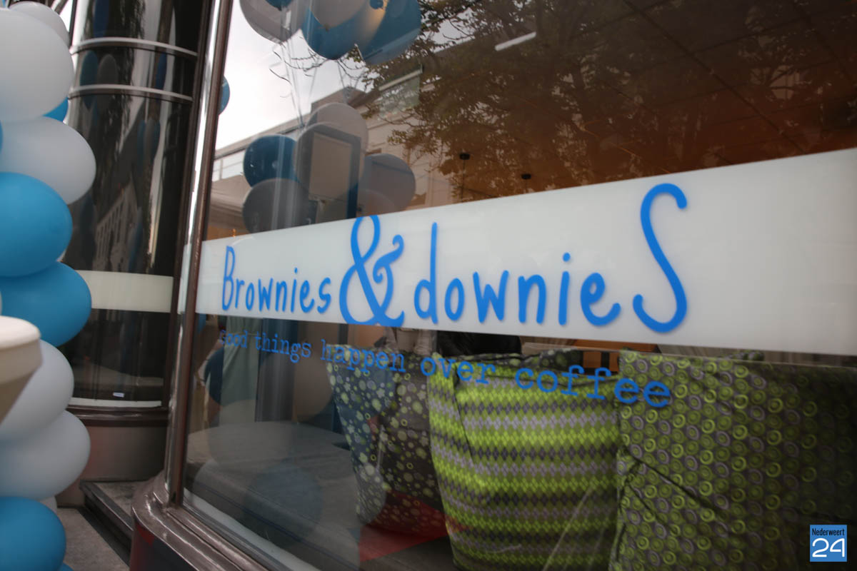 Jennifer gaat werken bij heropende Brownies & downieS Weert Nederweert24