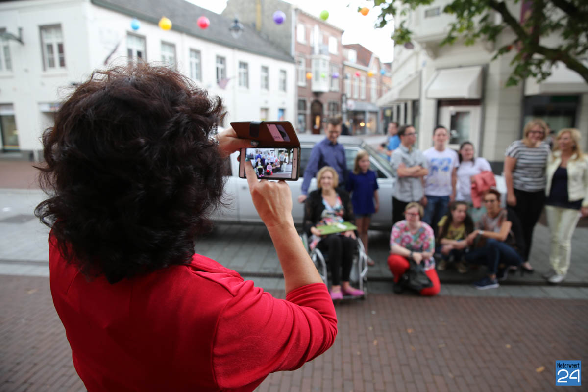 Jennifer gaat werken bij heropende Brownies & downieS Weert Nederweert24