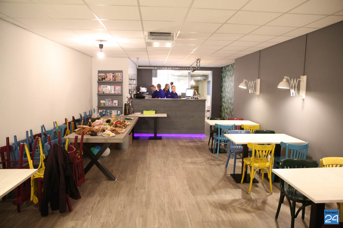 Jennifer gaat werken bij heropende Brownies & downieS Weert Nederweert24